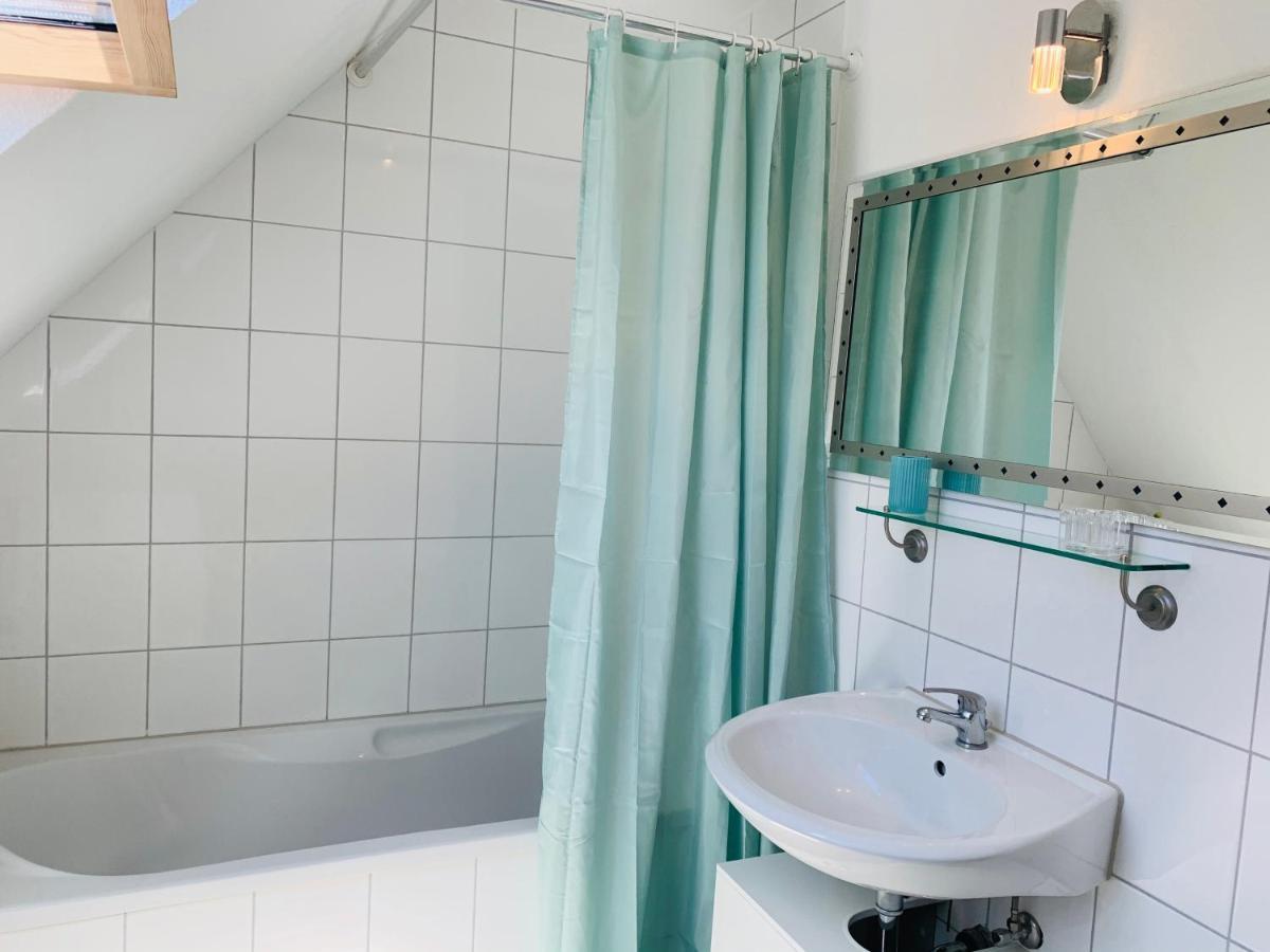 Ferienwohnung Liesel - Kuche, Bad, Wlan, 3 Schlafzimmer, Parkplatz Malterdingen Ngoại thất bức ảnh